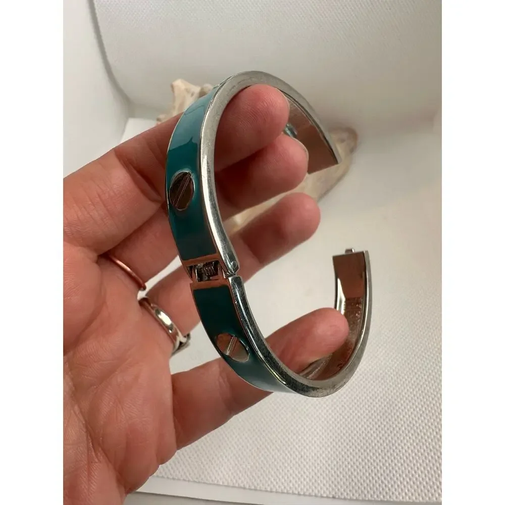 Vintage Y2K Women's Silvertone Turquoise Blue Hinge Screw Bracelet Size 7.5